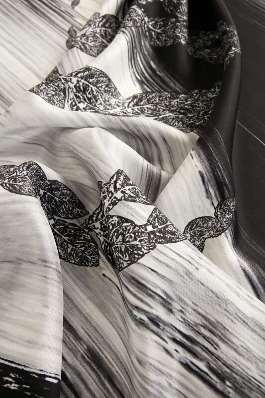 About the Horizon Twill Silk Scarf Black - 3