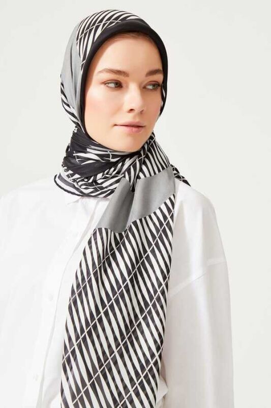 Bamboo NoorSilk Shawl Black - 2
