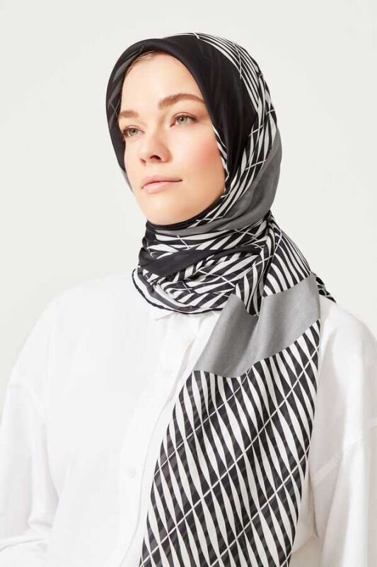 Bamboo NoorSilk Shawl Black - 7