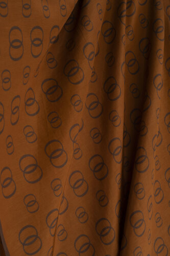Chain Logo Cinnamon Cotton Floss Shawl - 2