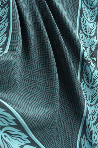 Çiçek Bordürlü Dokulu İman Kare Petrol Krep İpek Şal 70x210 - Imannoor (1)