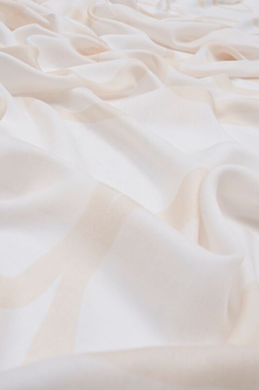 Double o Logo Shawl Cream - 2