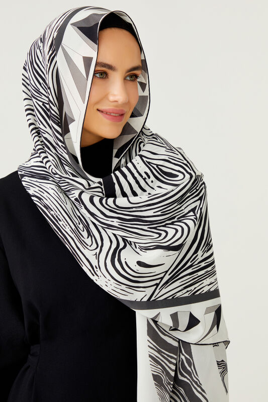 Double OO Silk Shawl Black - 2