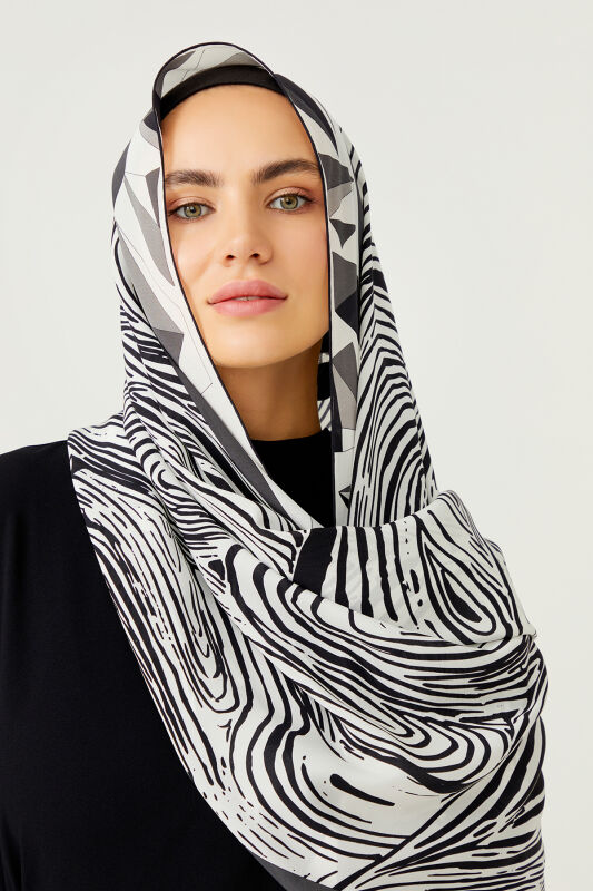 Double OO Silk Shawl Black - 4