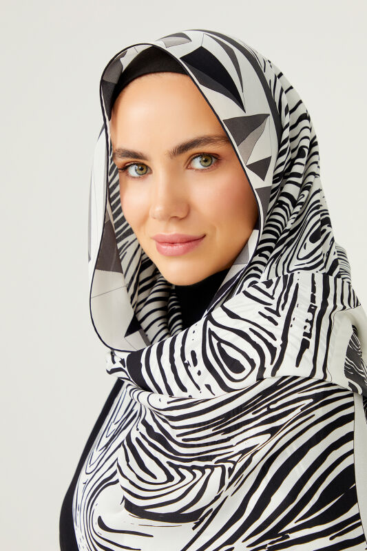 Double OO Silk Shawl Black - 6