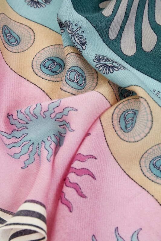 Eye Flower Wool Shawl Pink - 3