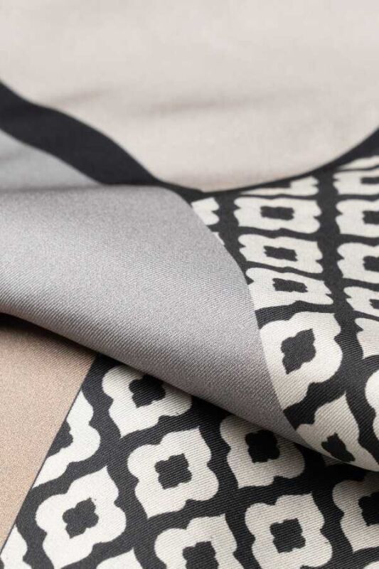 Fancy OO Scarf Black - 3