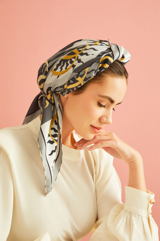 Güneş Monogram Gri Tivil İpek Eşarp - 4