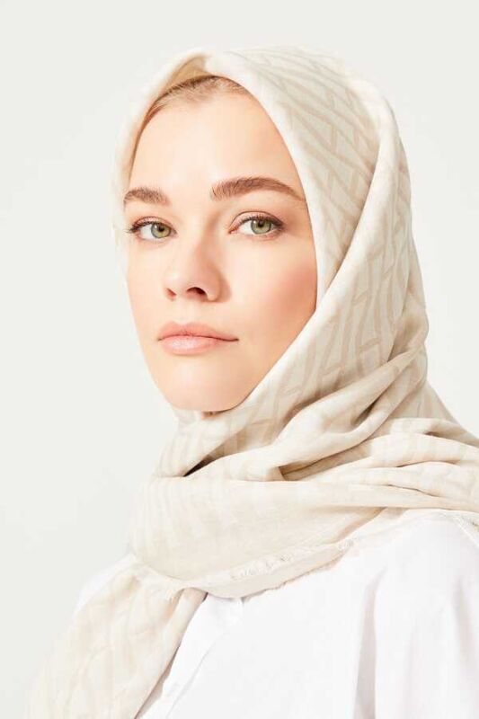 I Monogram Bej İpek Eşarp - 4