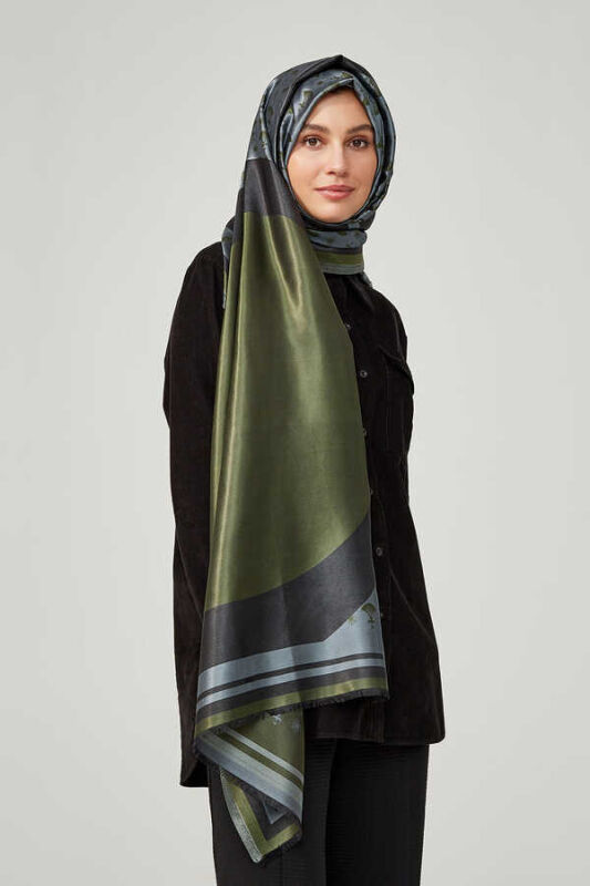 OO Monogram Silk Shawl Green/Black - 4