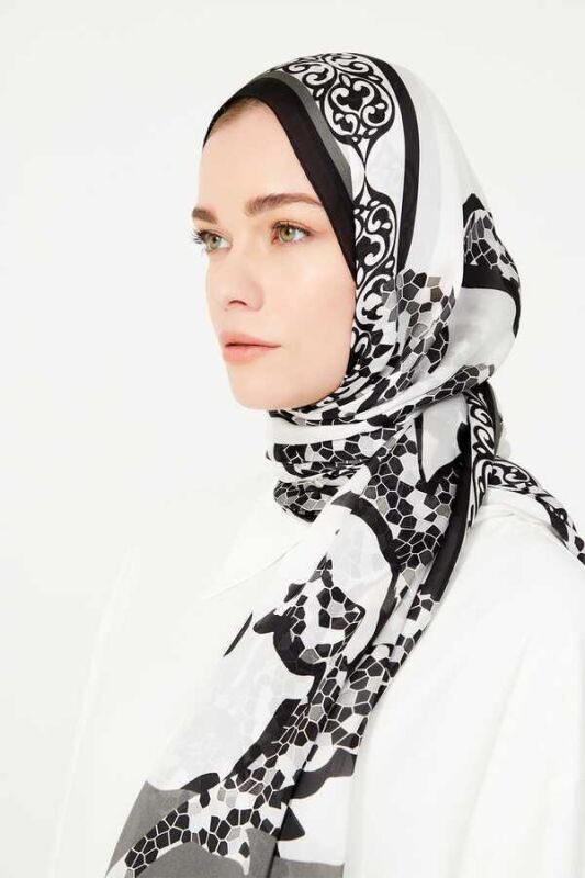 Ivy Silk Shawl White - 4