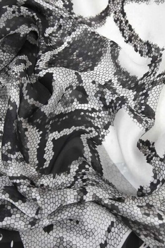 Mosaic Silk Shawl Black - 3