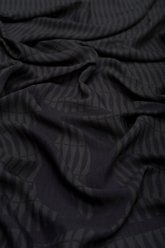Noor Logo Shawl Anthracite - 2