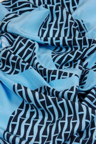 OO Logo Silk Shawl Blue - 3