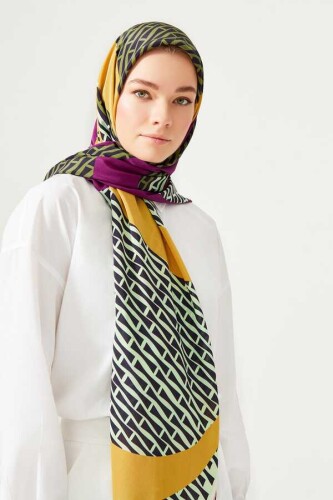 OO Logo Silk Shawl Green - 4