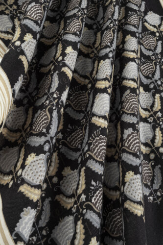 Reverse Tulip Black Wool Shawl - 2