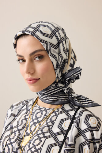 Seljuk-i Cage Black and White Twill Silk Scarf 