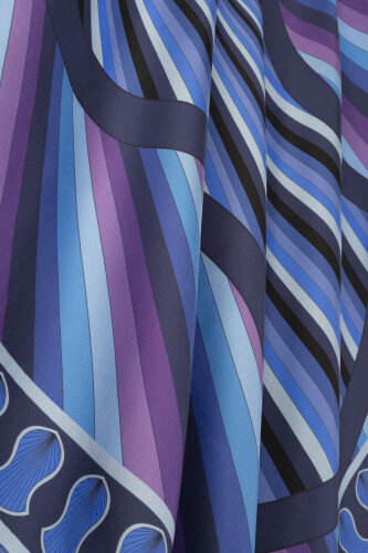 Sevgili'nin Ayak İzi Lacivert Tivil İpek Eşarp 90x90 - Imannoor (2)