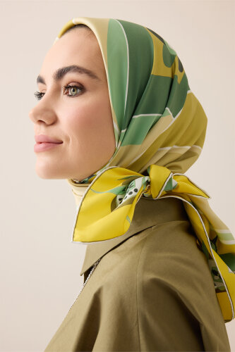 Single Tulip Yellow-Beige Silk Twill Scarf 