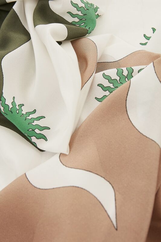 The Shadow Silk Shawl Green - 3