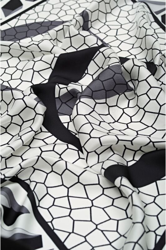 Triangle Noor Silk Scarf Black - 3