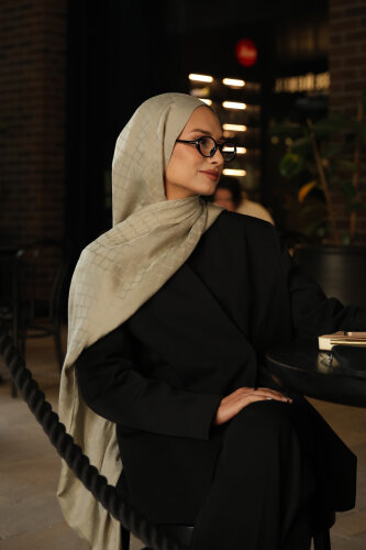 Window Lattice Emerald Green Ramy Jacquard Shawl 