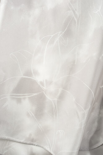 Zambaklar Açarken Gümüş Tivil İpek Kolsuz Bluz - Imannoor (2)